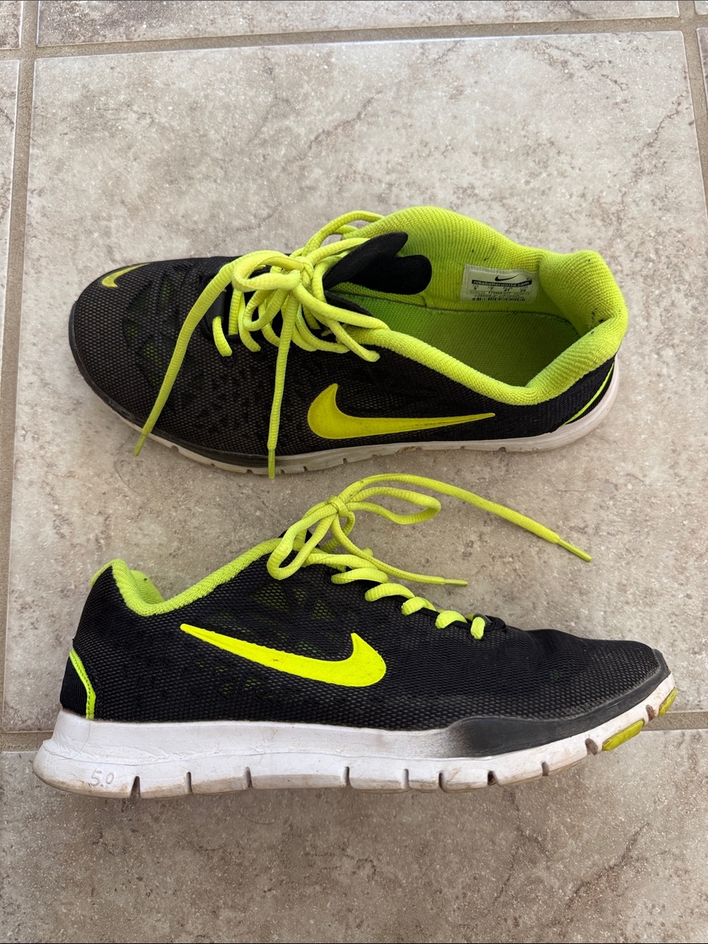 Nike Kids Black Sneakers with Neon Yellow Accents